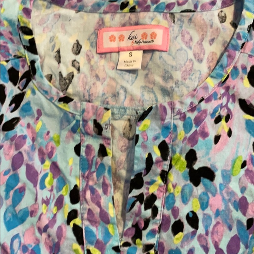 Koi scrub top